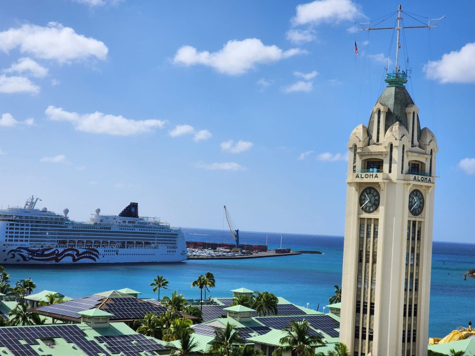 Honolulu port with cruise ship